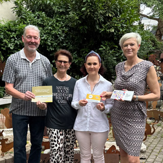 Gewinnübergabe 'Dem Fuchs auf der Spur' Kampagne